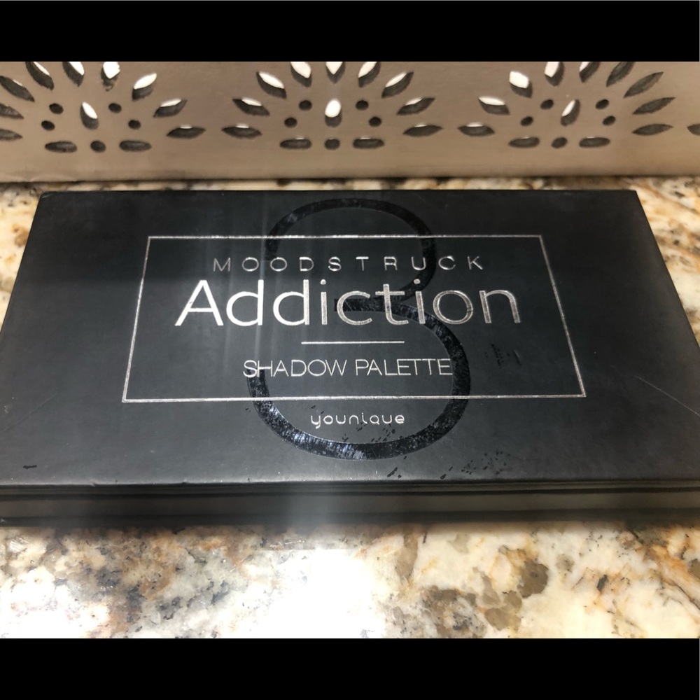 MOODSTRUCK ADDICTION shadow palette 3